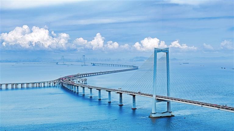 七年磨一劍，鯤鵬展翅起！看“小白龍”深中通道的開目力量